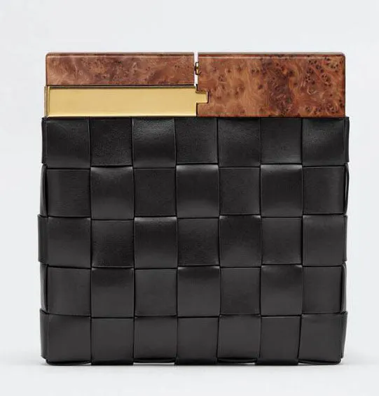 BOTTEGA VENETA THE SNAP CLUTCH MAXI INTRECCIATO NAPPA BAG