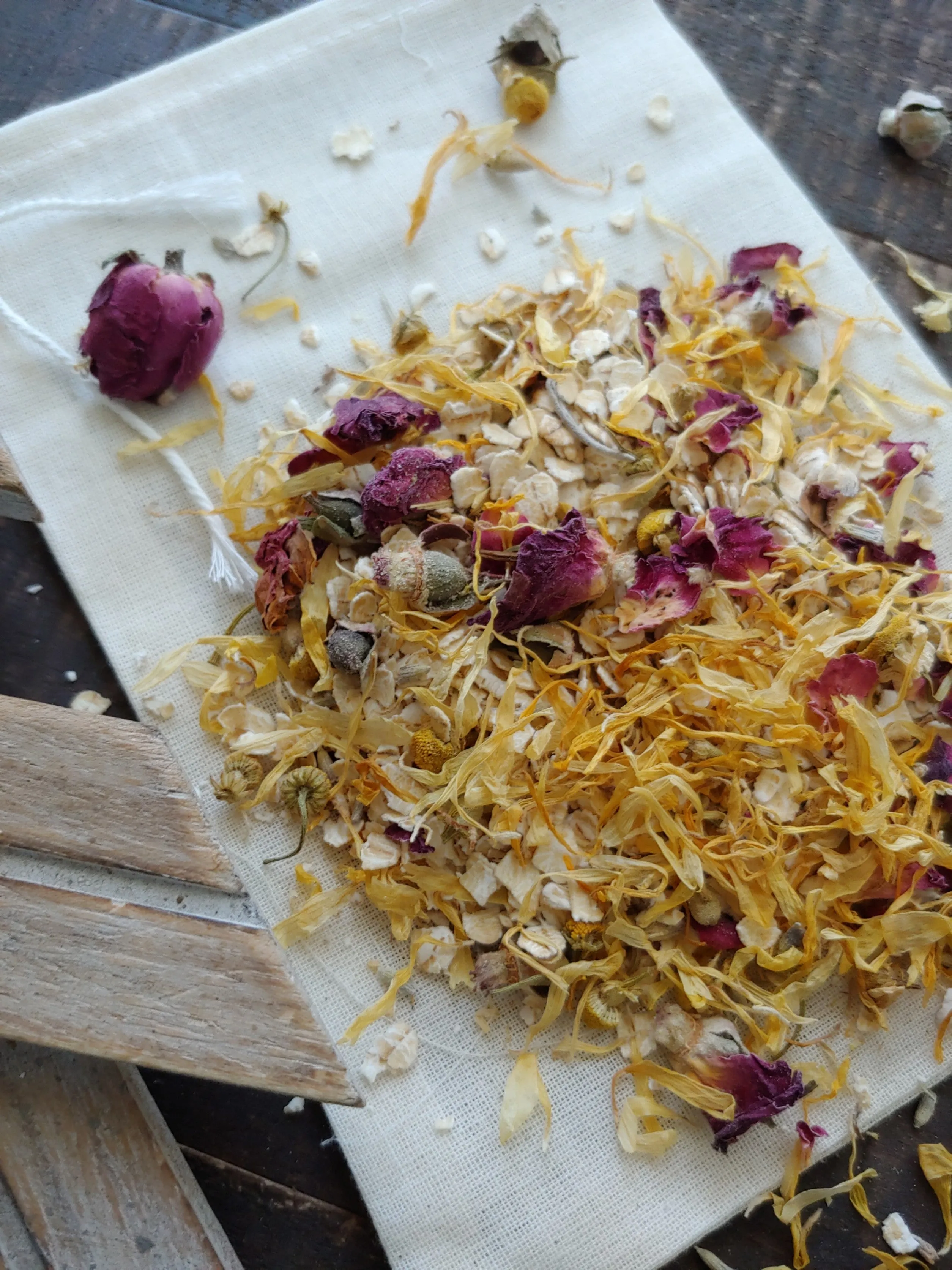 Calendula   Rose Bath Tea ll Mama   Baby Bath Tea