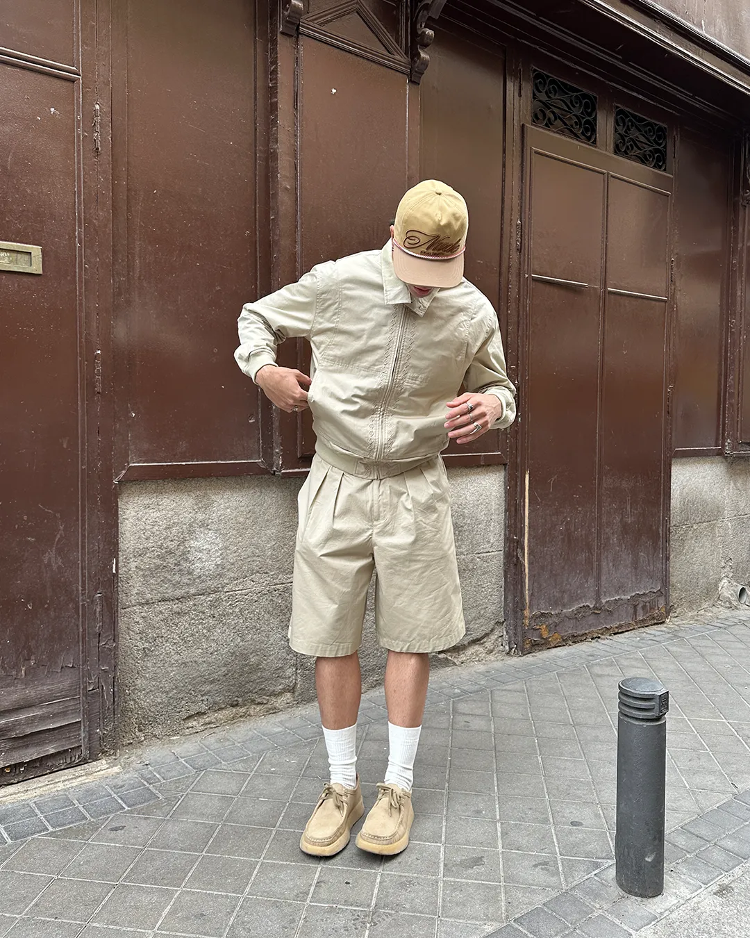 TAILORING SHORTS BEIGE