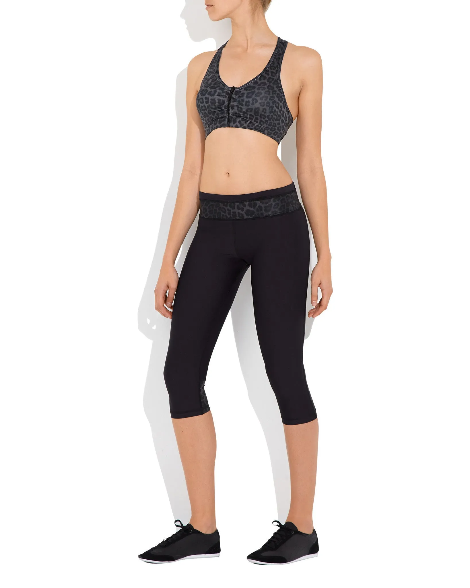 Vibeke - Black Leopard - Performance Crop Compression Tights